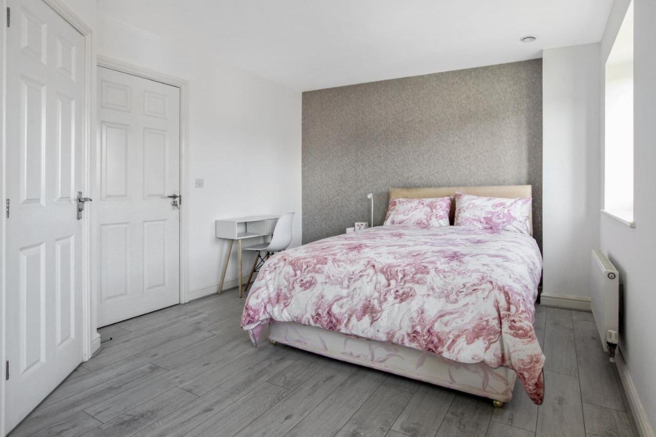 Ruby Kingsize Bedroom With En-suite Derby